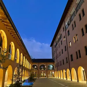  Ostello Corte Milano Italia