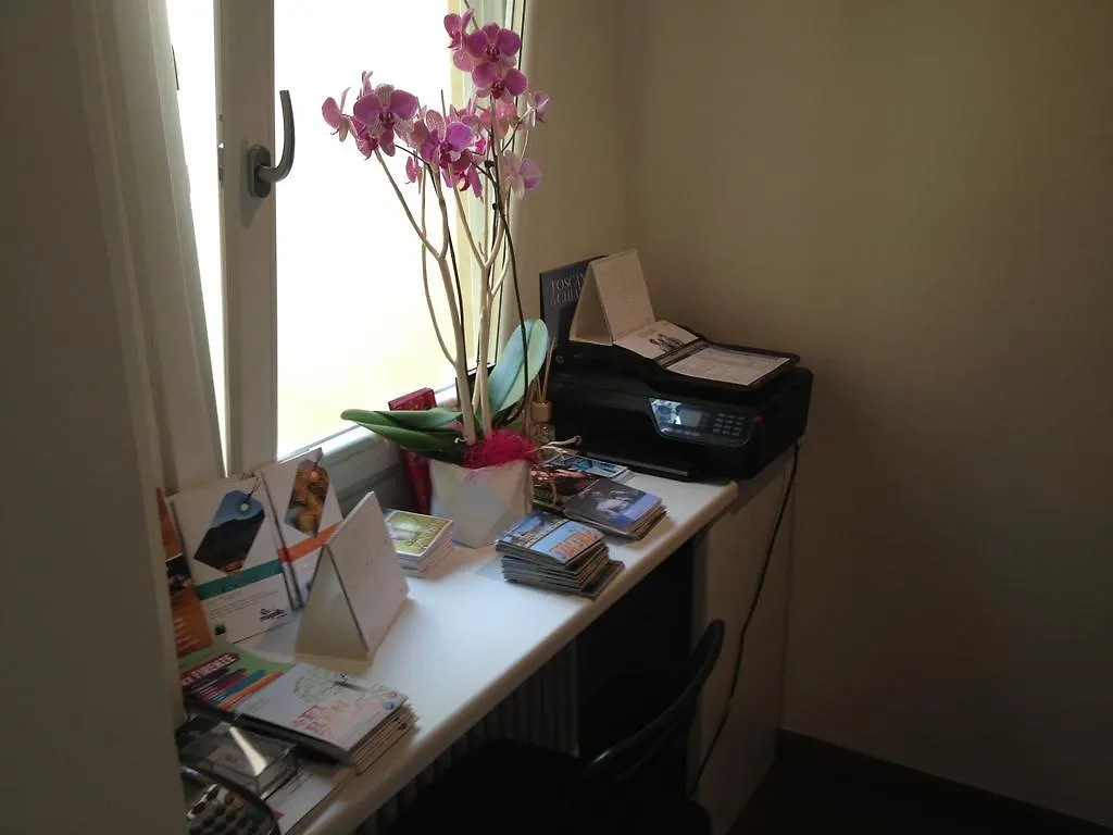 Le Ghiacciaie Bed & Breakfast Floransa 3*,  İtalya
